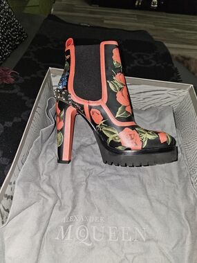 Alexander McQueen Black Floral Platform Ankle Boots with Red Trim 37 NIB AUTH
